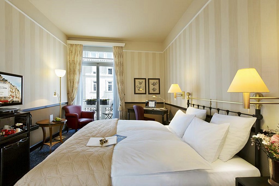SMALL LUXURY HOTEL AMBASSADOR À L'OPÉRA