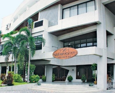 NAKLUA BEACH RESORT