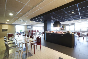 CAMPANILE LE BLANC-MESNIL