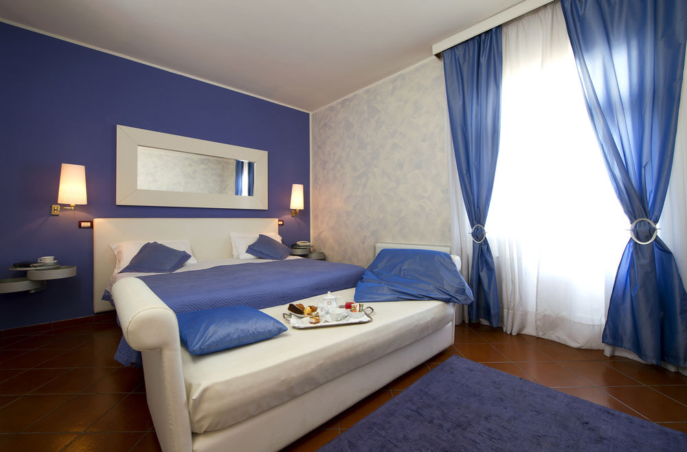 De La Pace, Sure Hotel Collection by Best Western