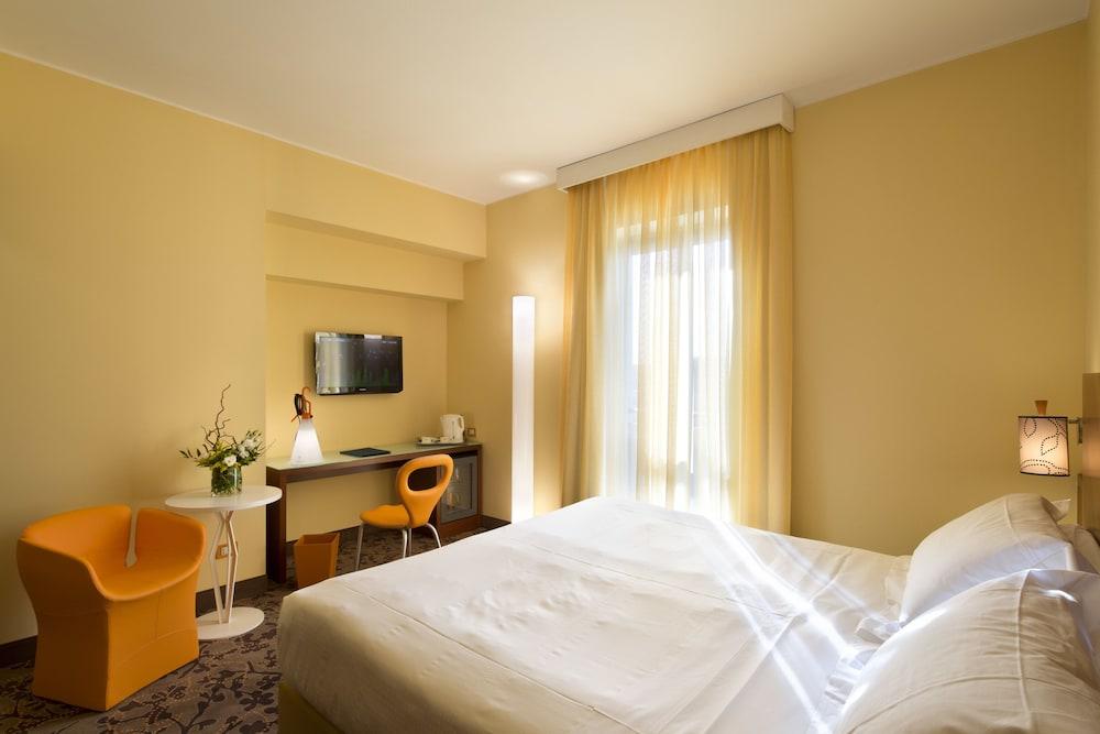 UNA HOTELS MEDITERRANEO MILANO