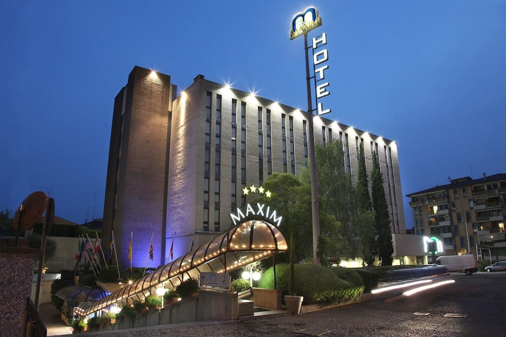 HOTEL MAXIM