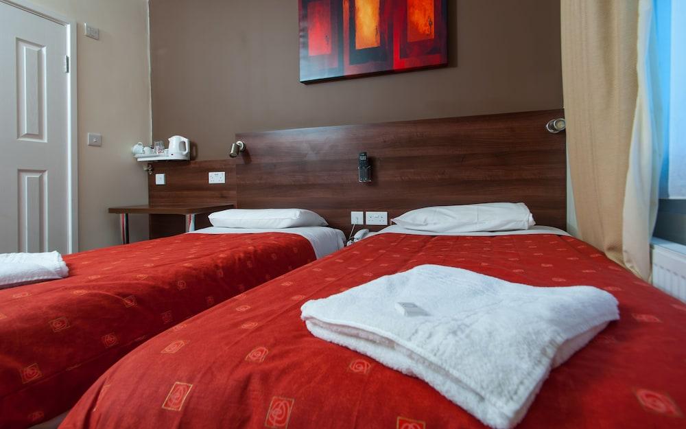 room photo