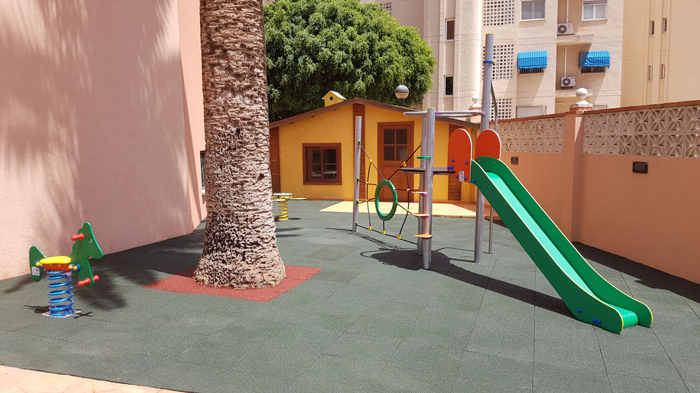 PARASOL GARDEN - Hotel cerca del Acuario Sea Life Benalmádena