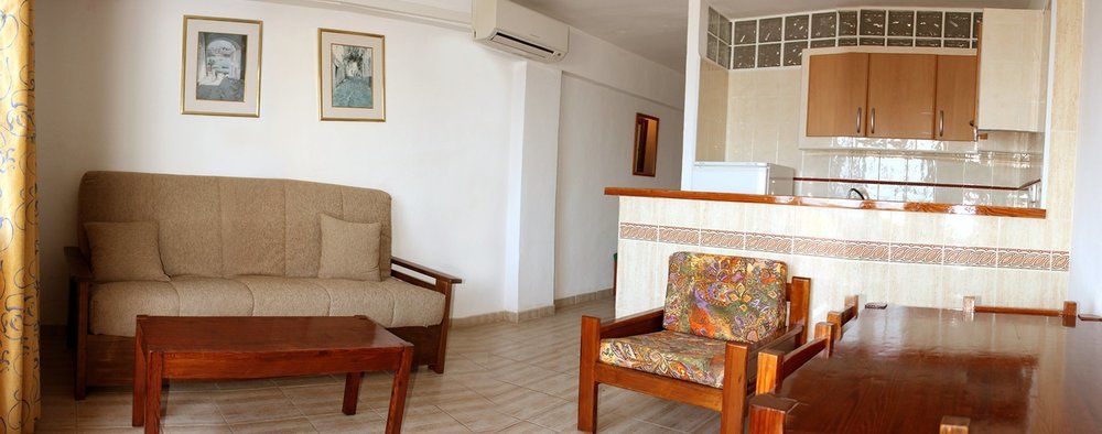 APARTAMENTOS LLEVANT