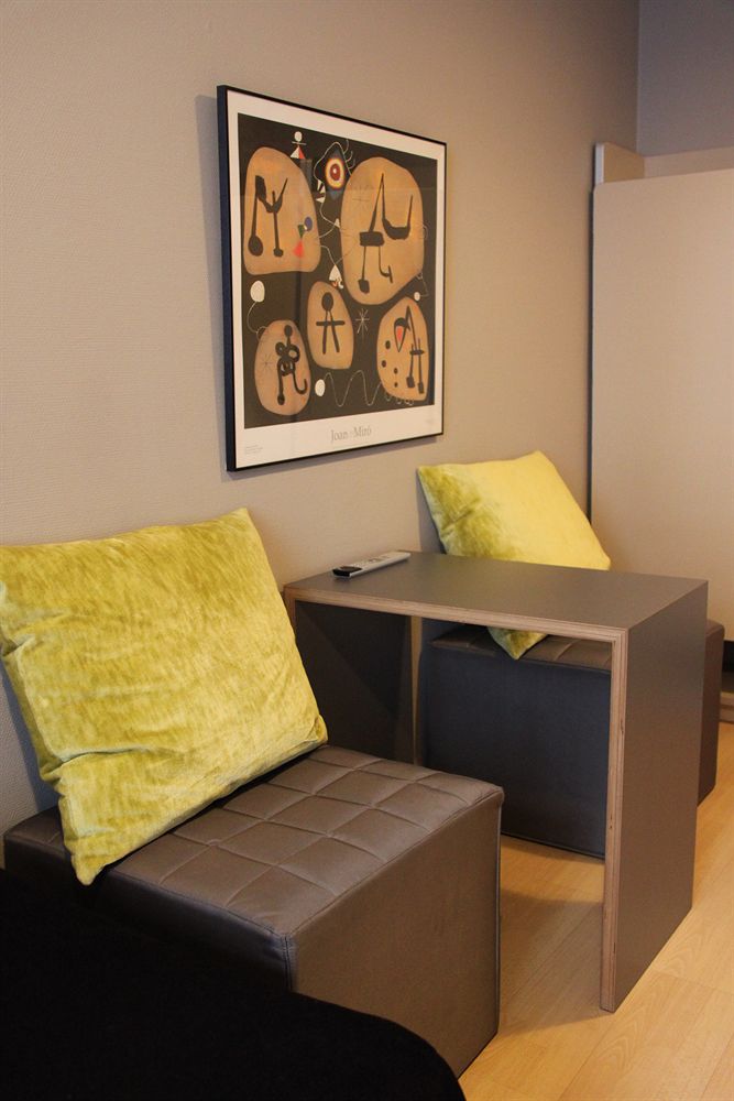 room photo