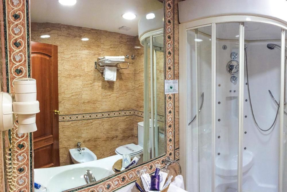 REINO DE GRANADA - Hotel cerca del Hammam Baños Árabes de Granada