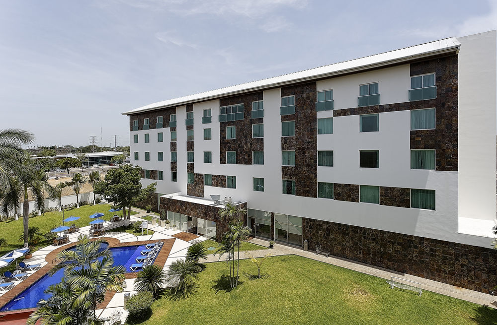 HOLIDAY INN EXPRESS VILLAHERMOSA TABASCO 2000