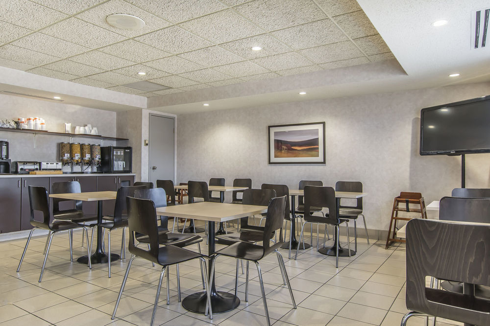 QUALITY SUITES LAVAL