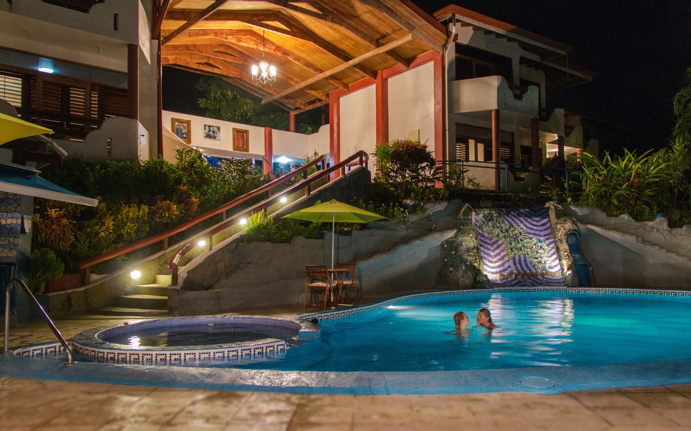 HOTEL CALIFORNIA - MANUEL ANTONIO