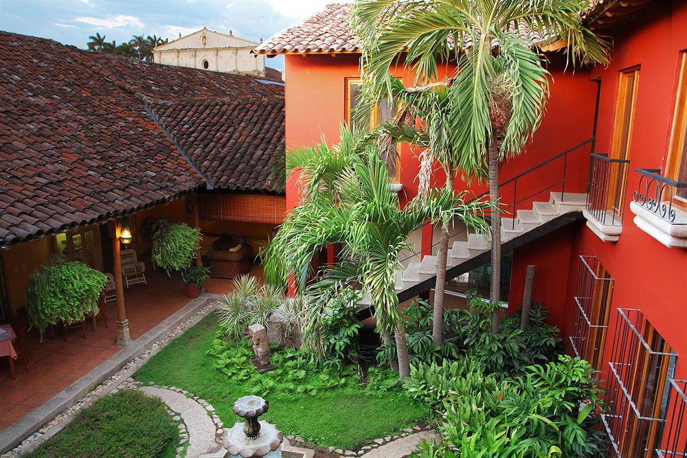 Estrada Hotel & Bistro