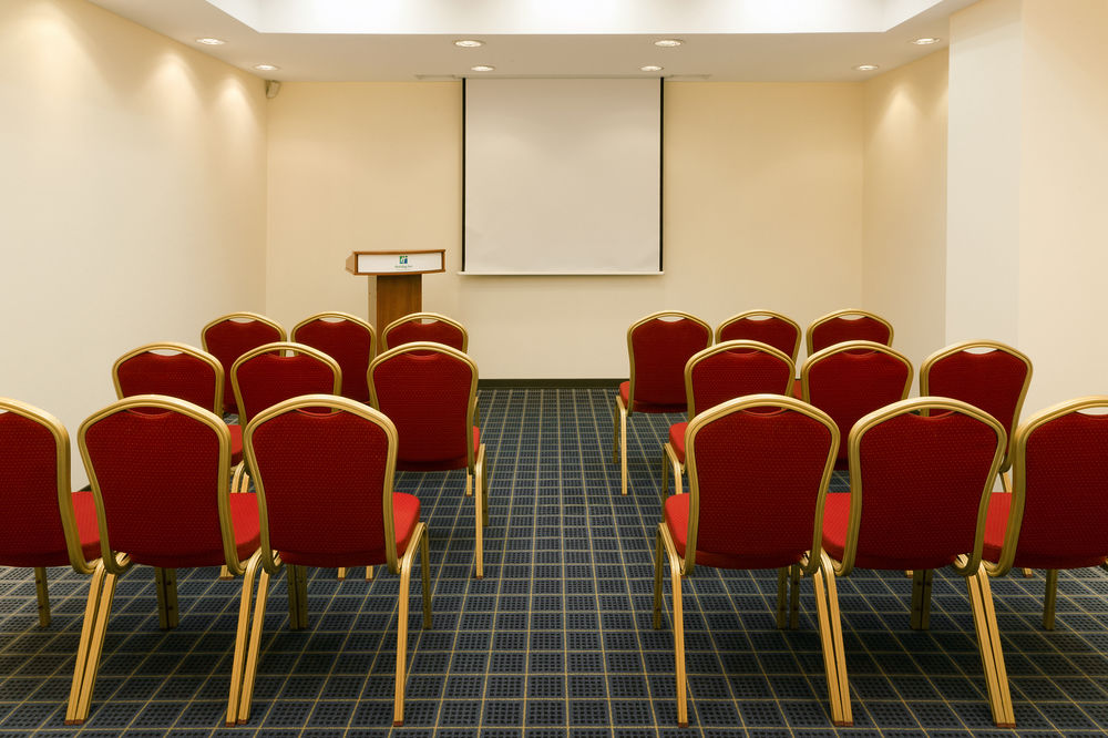 HOLIDAY INN LESNAYA