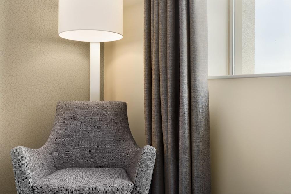 Ramada Hotel & Suites By Wyndham Coventry