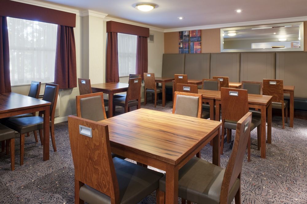 Holiday Inn Express Leeds East
