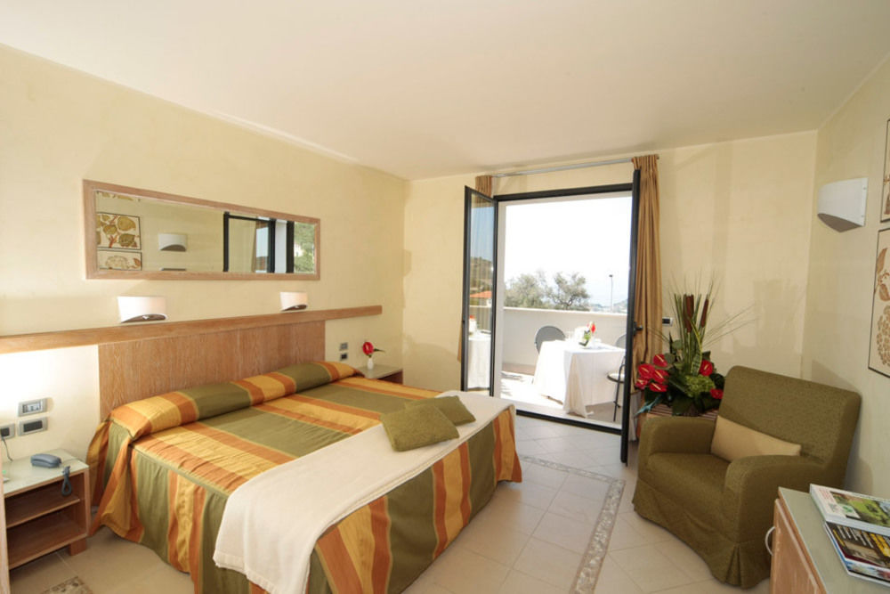 Castellaro Golf Resort Hotel