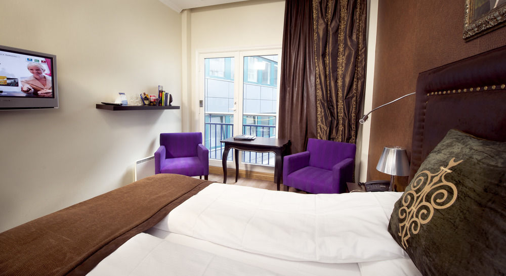 room photo