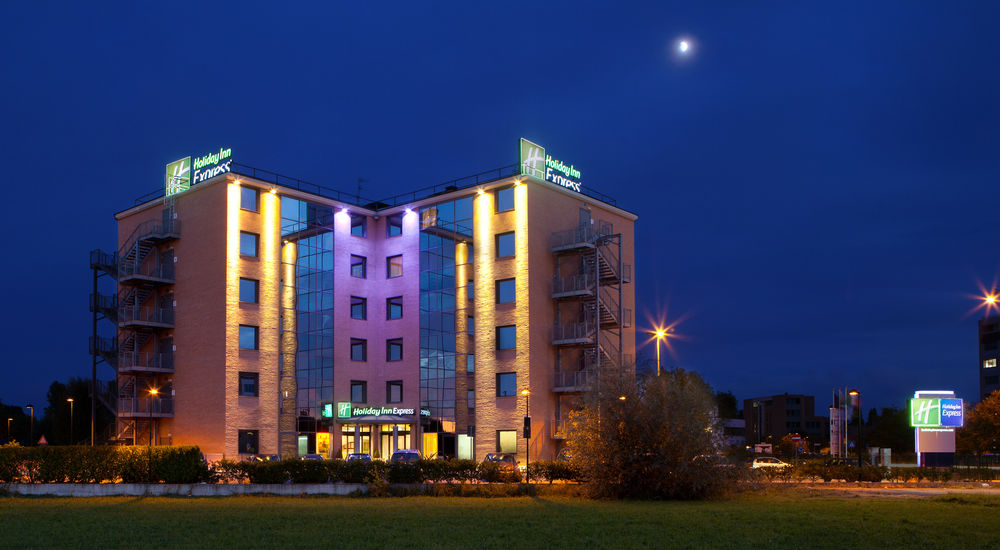 HOLIDAY INN EXPRESS REGGIO EMILIA