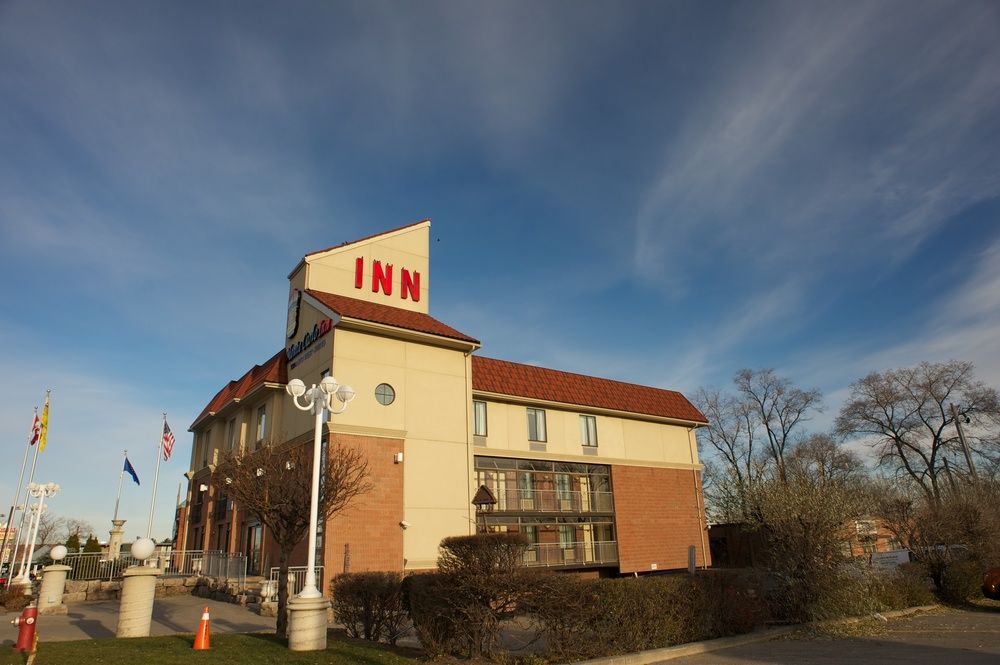 Monte Carlo Inn Toronto West Suites