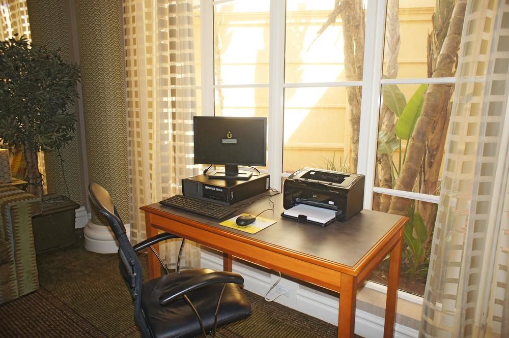 La Quinta Inn & Suites by Wyndham Ft. Lauderdale Plantation