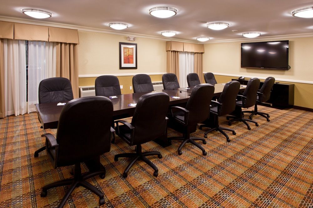 HOLIDAY INN EXPRESS & SUITES FT LAUDERDALE N - EXEC AIRPORT
