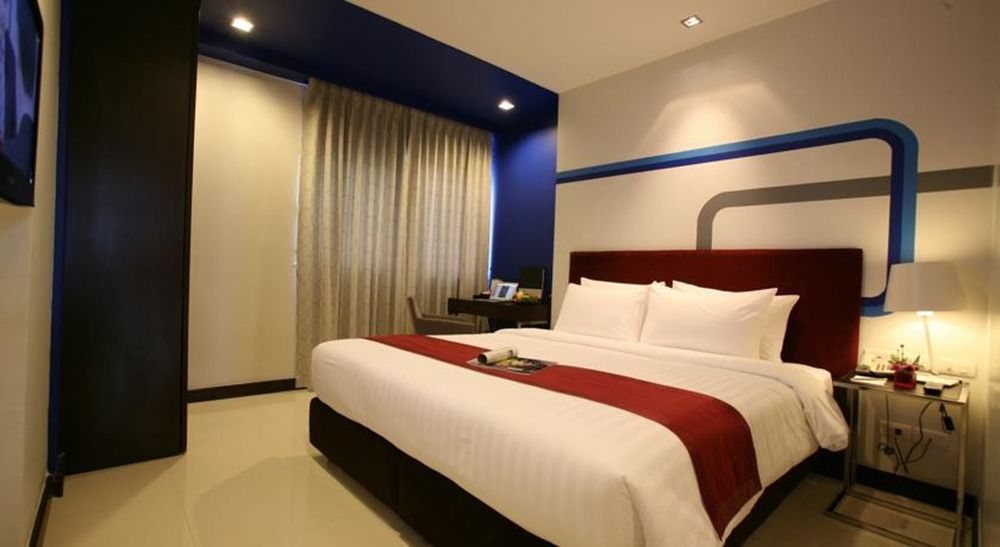 FX HOTEL METROLINK MAKKASAN