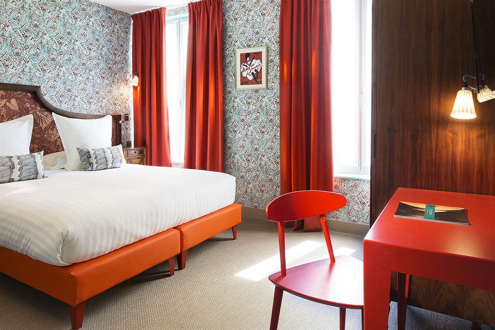 room photo