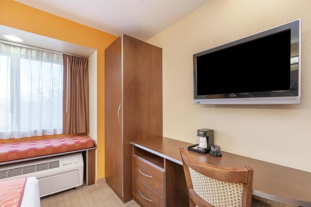 MICROTEL INN AND SUITES VERONA