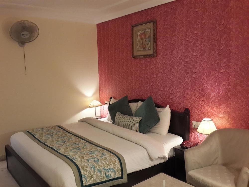 TULIP INN MUSSOORIE MALL ROAD