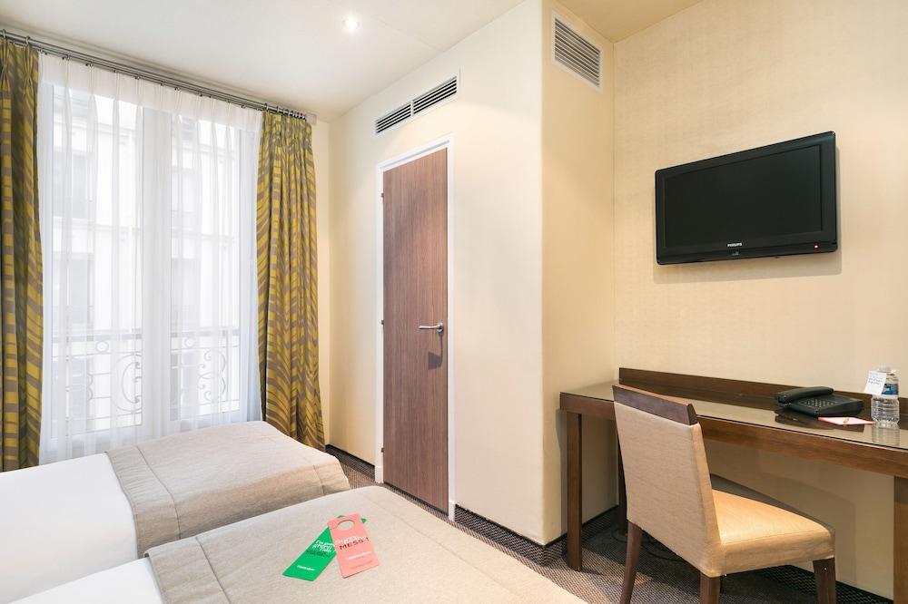 room photo