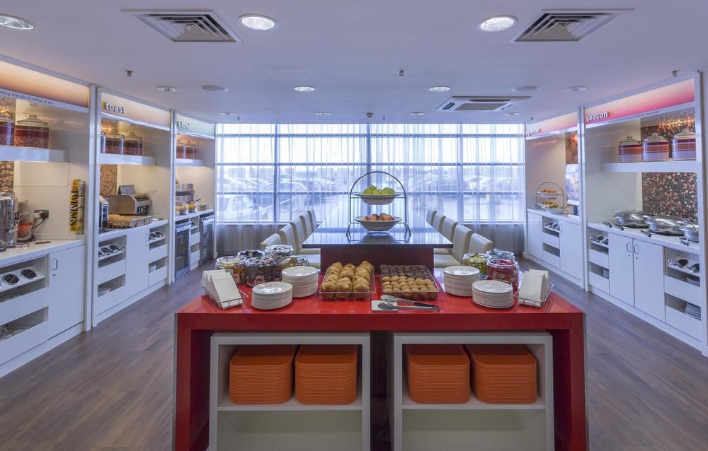 HAMPTON BY HILTON LIVERPOOL/JOHN LENNON AIRPORT