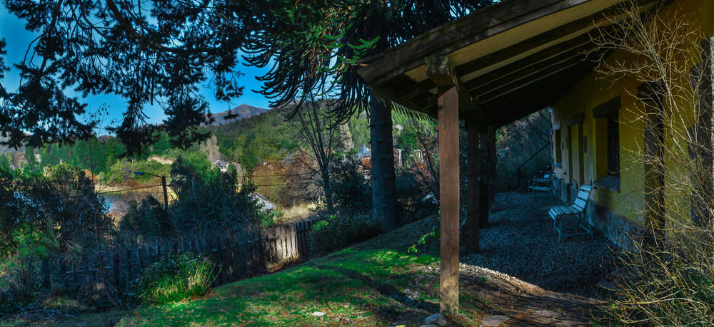 Los Juncos Patagonian Lake House