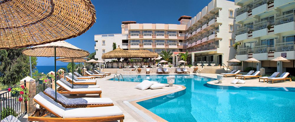 HOTEL CARINA