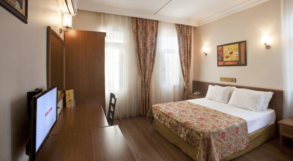 TRIANA HOTEL