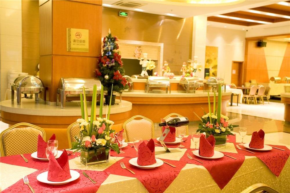 HOLIDAY VILLA HOTEL & RESIDENCE BAIYUN GUANGZHOU