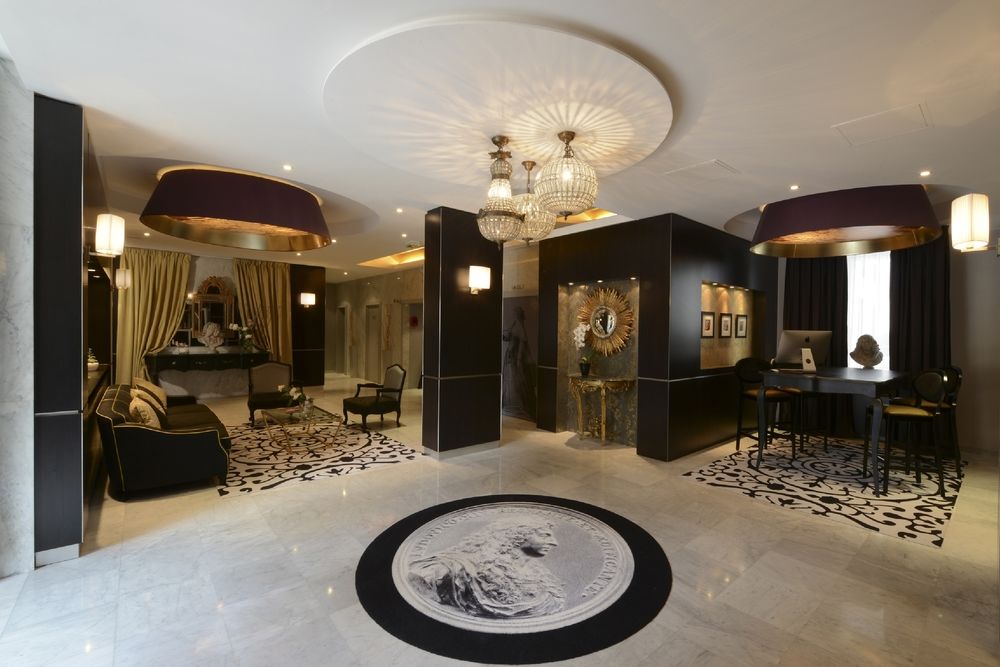 HOTEL LE VERSAILLES