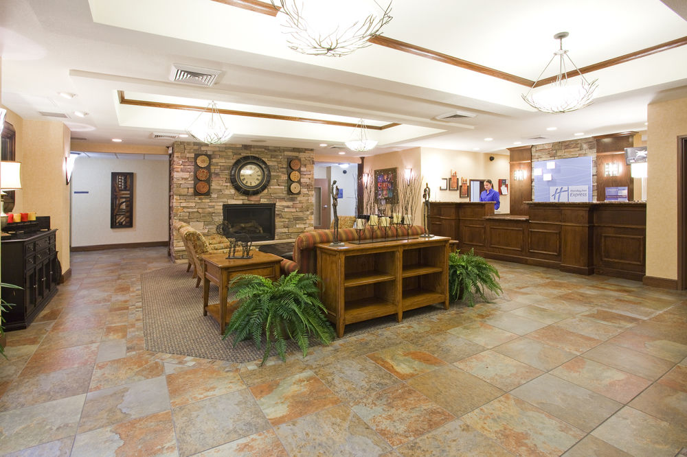HOLIDAY INN EXPRESS & SUITES SALT LAKE CITY-AIRPORT EAST