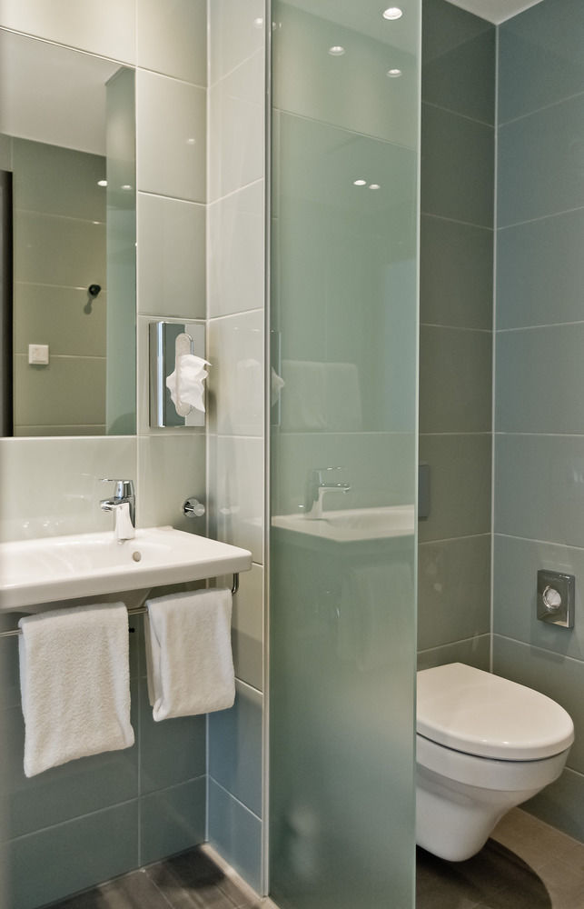 Super 8 by Wyndham Munich City West