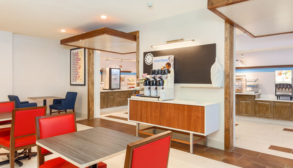 HOLIDAY INN EXPRESS LAS VEGAS - SOUTH