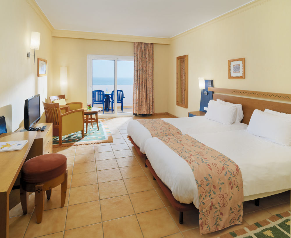 Iberostar Waves Founty Beach