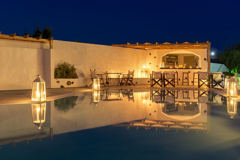 CALDERA'S DOLPHIN SUITES