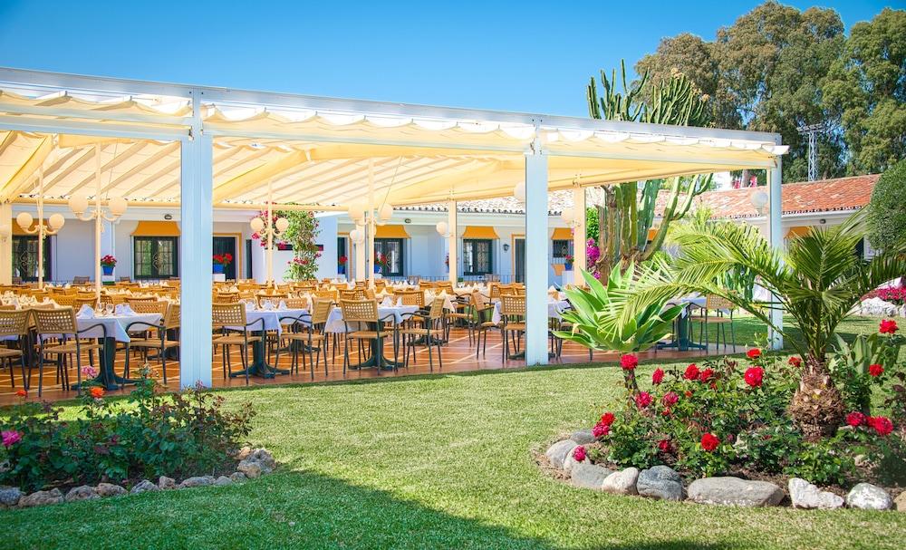 HOTEL PUEBLO ANDALUZ - Hotel cerca del Cerrado del Aguila Golf & Resort