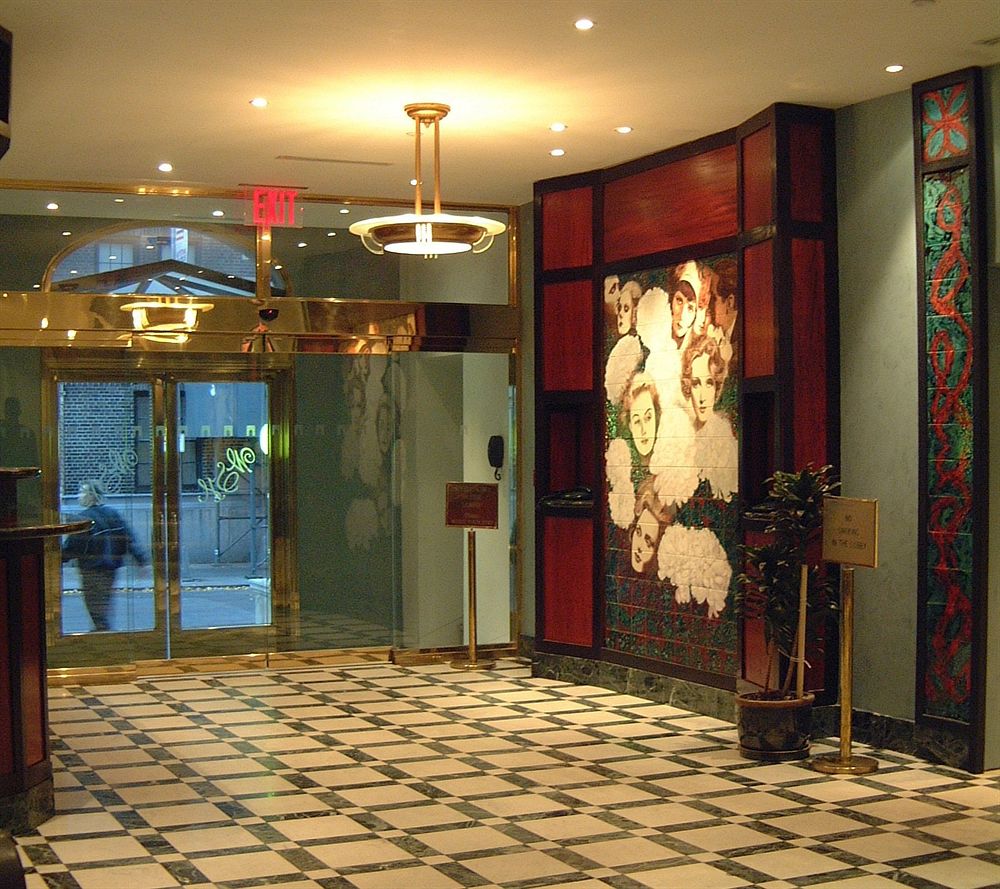 WASHINGTON SQUARE HOTEL