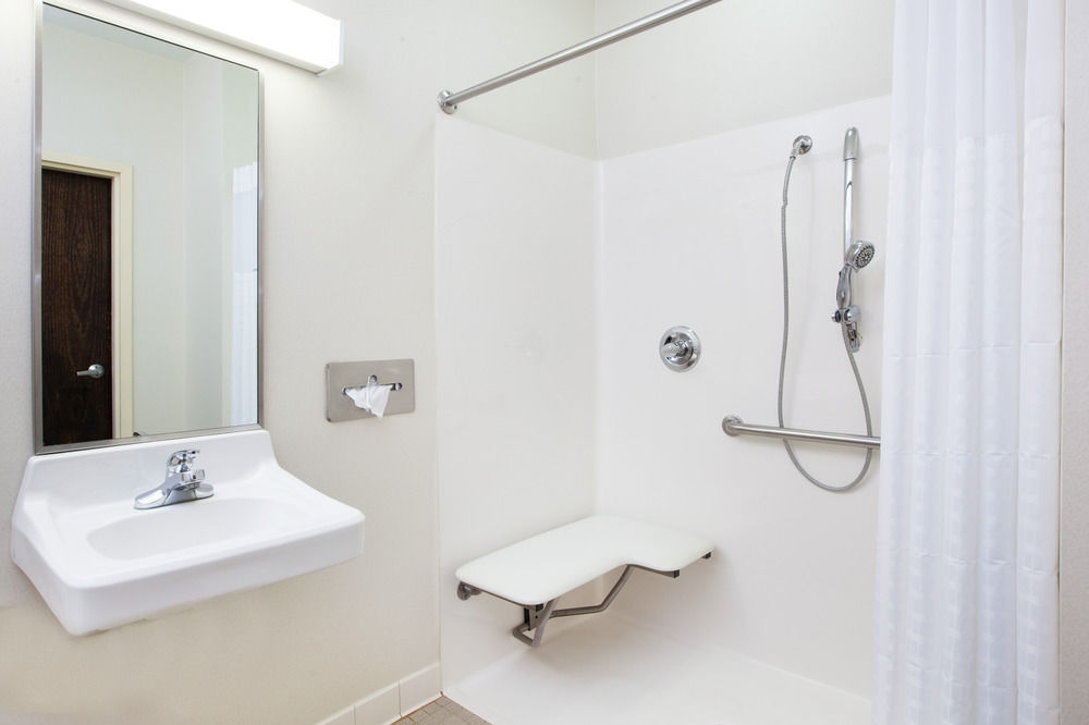 DAYS INN BY WYNDHAM BREWERTON/ SYRACUSE