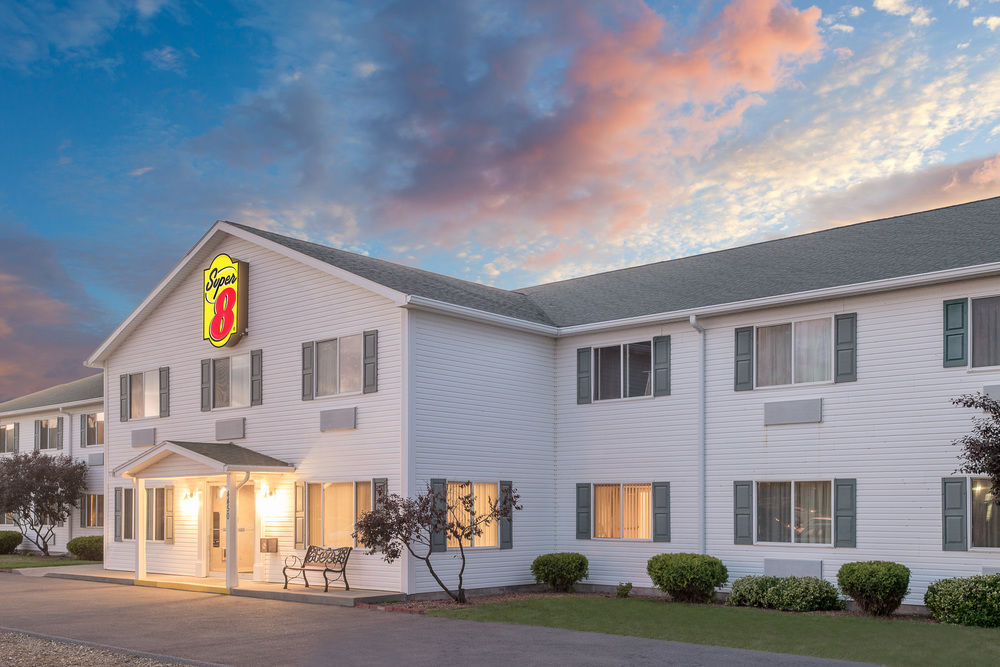 SUPER 8 BY WYNDHAM CANANDAIGUA