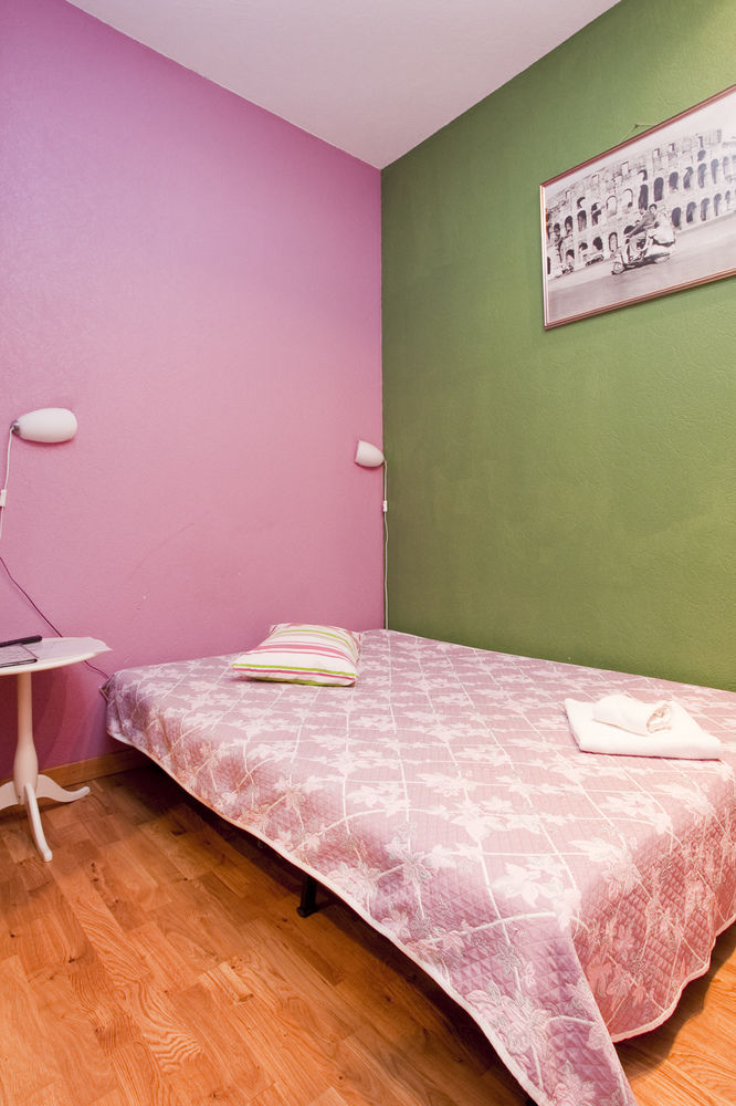 ITALIAN ROOMS AND APARTMENTS PIO ON MOKHOVAYA 39
