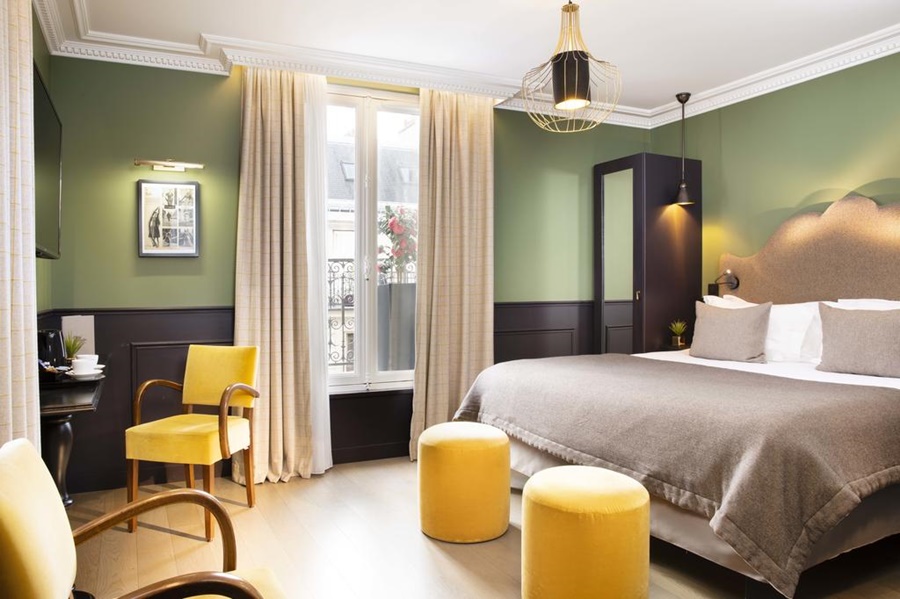 room photo