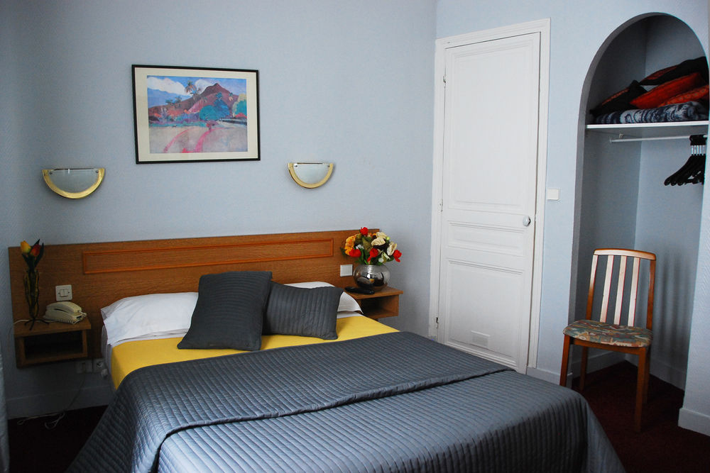 room photo