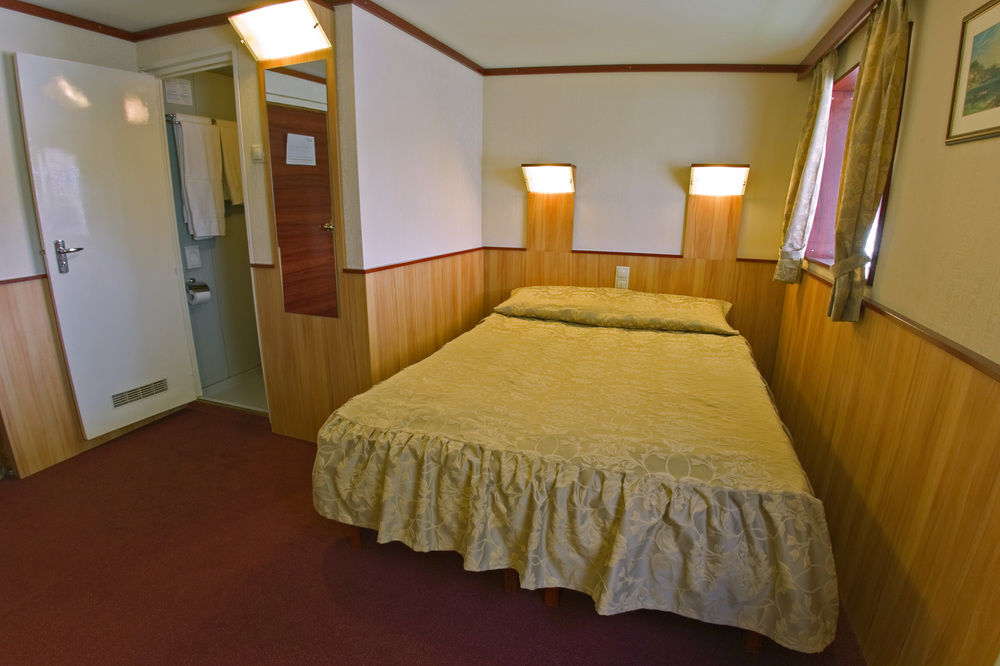 FORTUNA BOAT HOTEL