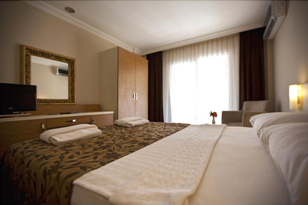 RISA HOTEL BITEZ
