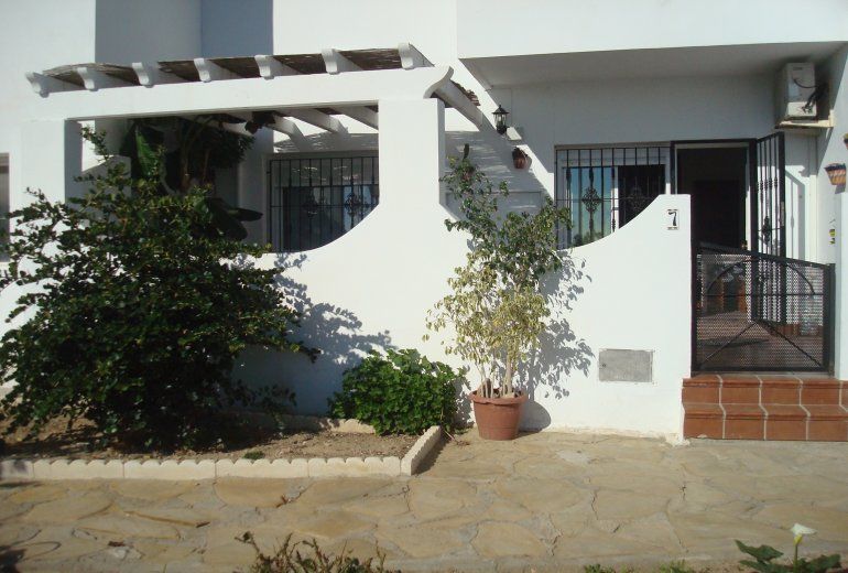 EXCELLENT APARTMENT LOCATED IN VERA-PLAYA FOR 6 PEOPLE.